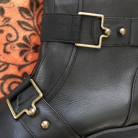 Black leather bootie - Picture 4 of 9